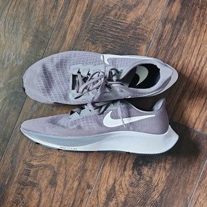 Women's Nike zoom Pegasus size 8.5